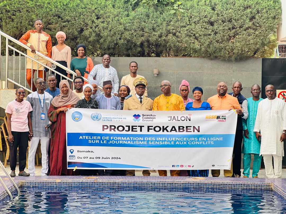 Journalisme sensible aux conflits : Search crée un cadre de collaboration entre les hommes de médias.